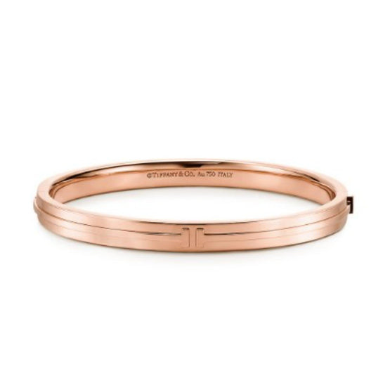 39991799 - 18R T Two Hng Bangle