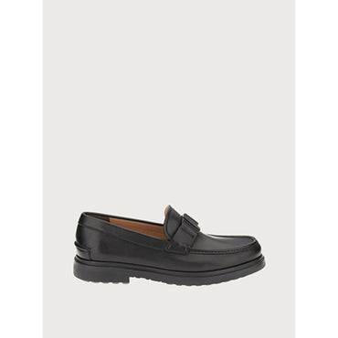 Moccasin with Vara Ornament - Black