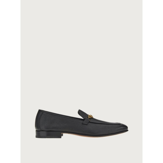 Moccasin with Ferragamo Chain Ornament - Black