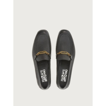 Moccasin with Ferragamo Chain Ornament - Black