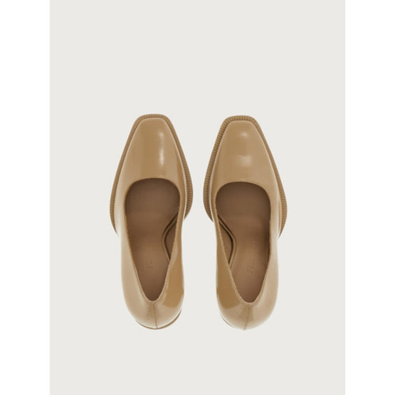 Pumps with Shaped Heel - Beige