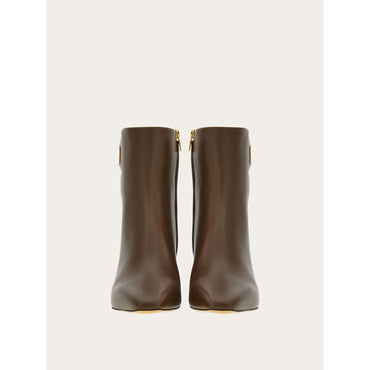 Ankle Boot With Golden Tab - Ladies - Clay
