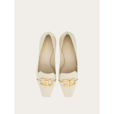 Gancini Ornament Pump - Ladies - Mascarpone