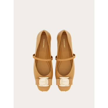 New Vara Plate Ballet Flat - Ladies - Light Camel